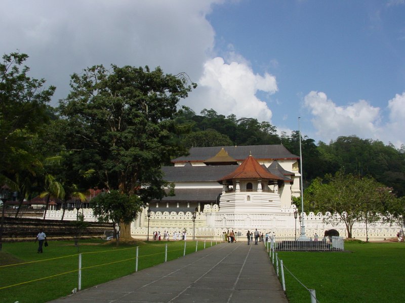 lk_335_kandy_tempel_van_de_tand_A.JPG