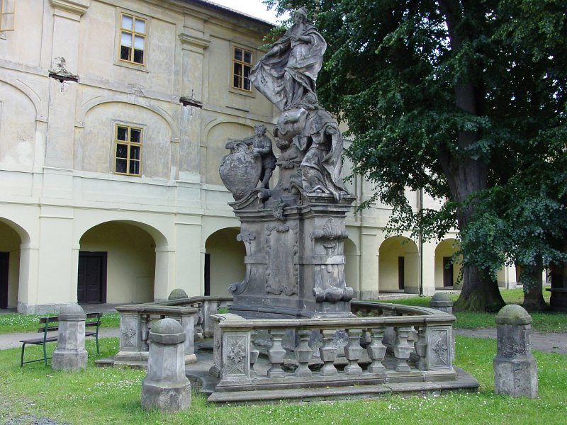 cz_223_doksany_klooster_A.JPG