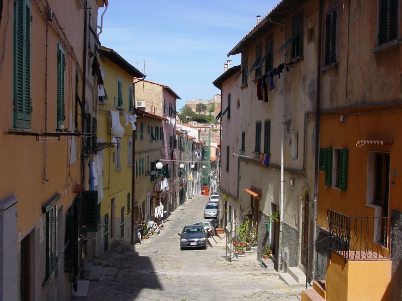 italie_116_portoferraio_straatje_A.JPG