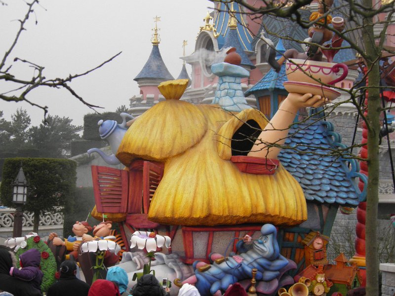 fr_2012_043a_disney_land_parade.JPG
