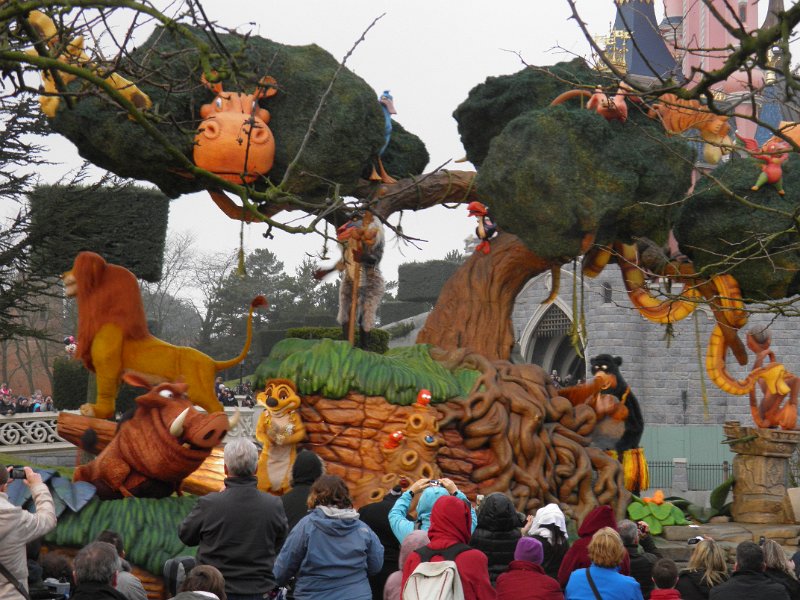 fr_2012_043c_disney_land_parade.JPG
