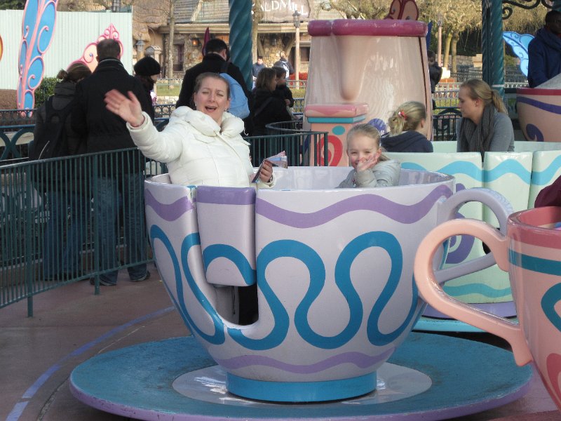 fr_2012_152a_disney_land_mad_hatters_tea_cups.JPG