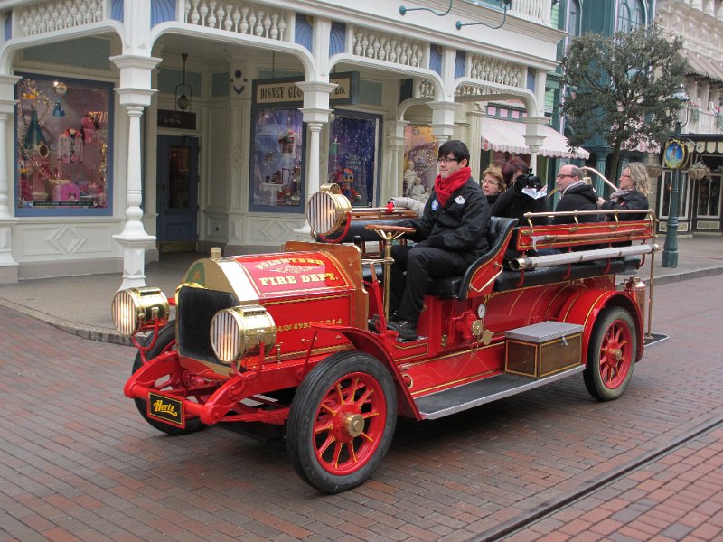 fr_2012_178_disney_land_main_street_A.JPG